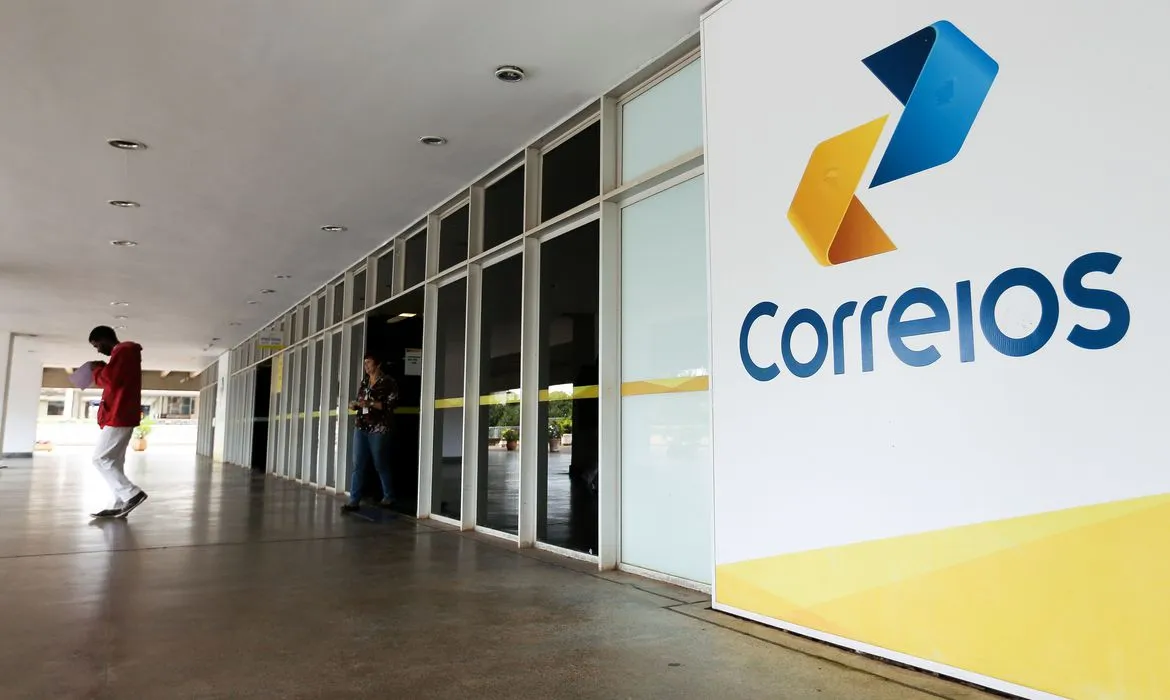 Trabalhadores dos Correios em São Paulo encerram paralisação